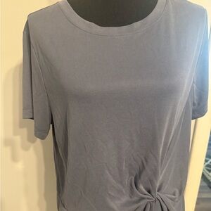 Gray ribbed top. Short sleeves size L